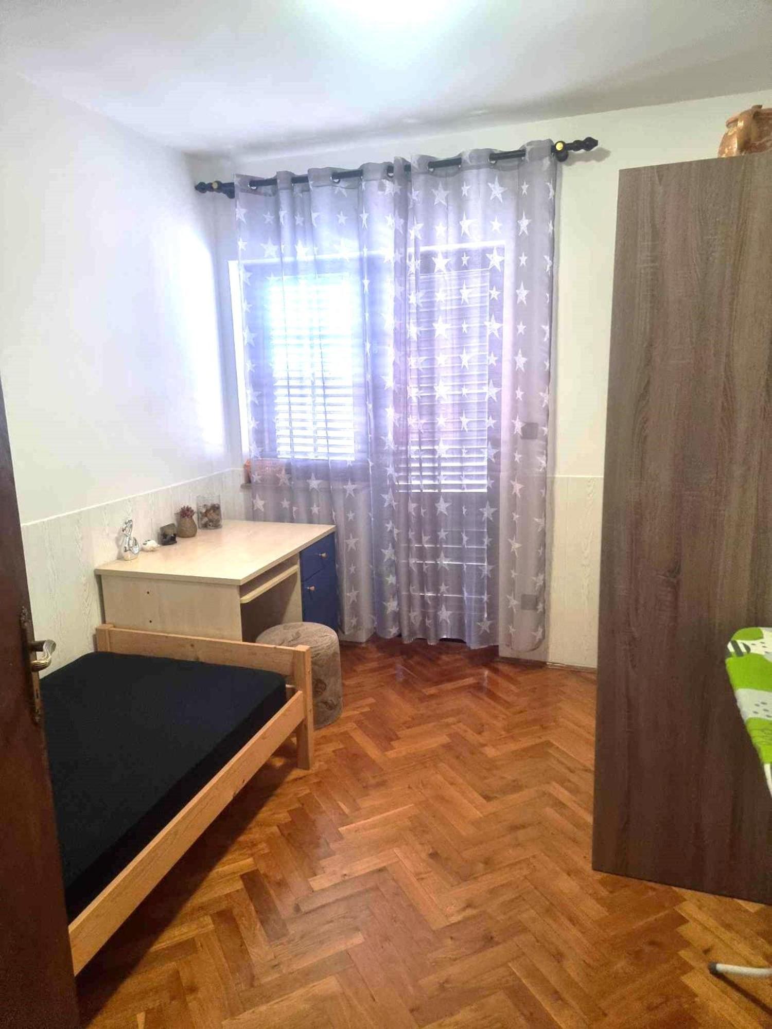 Din-pula Apartment