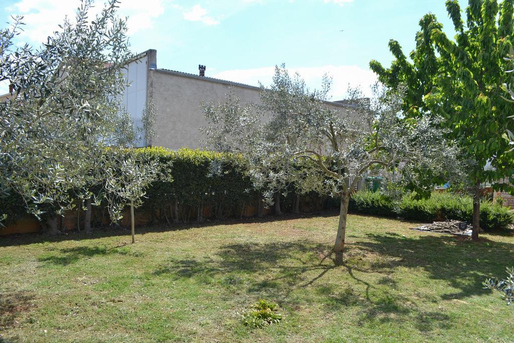 Din-pula Apartment *